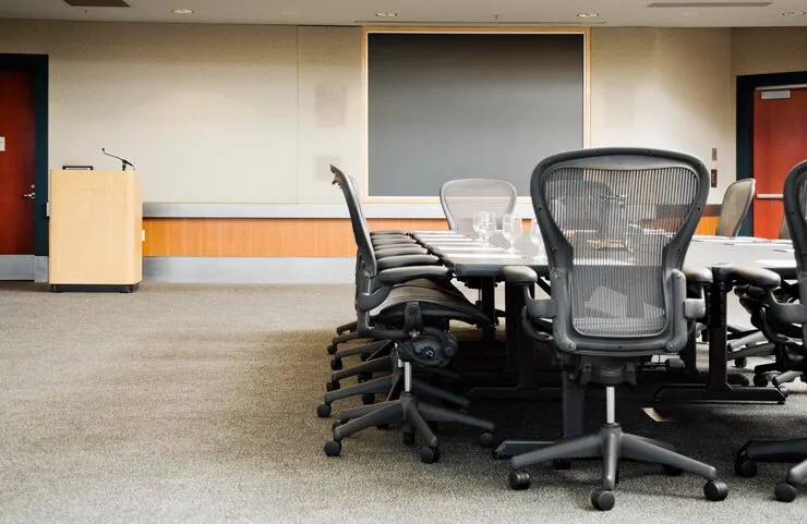 How Comfortable Chairs Improve Conference Room Meetings